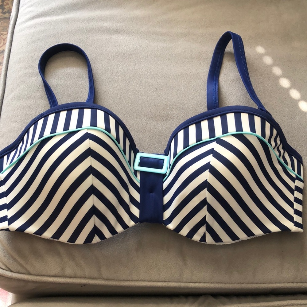 Cleo bikini top